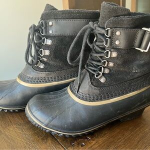 Sorel Black Winter Boots with Buckle